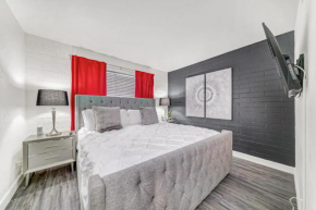 -Free covered Parking, Gym open, Fast Wifi -